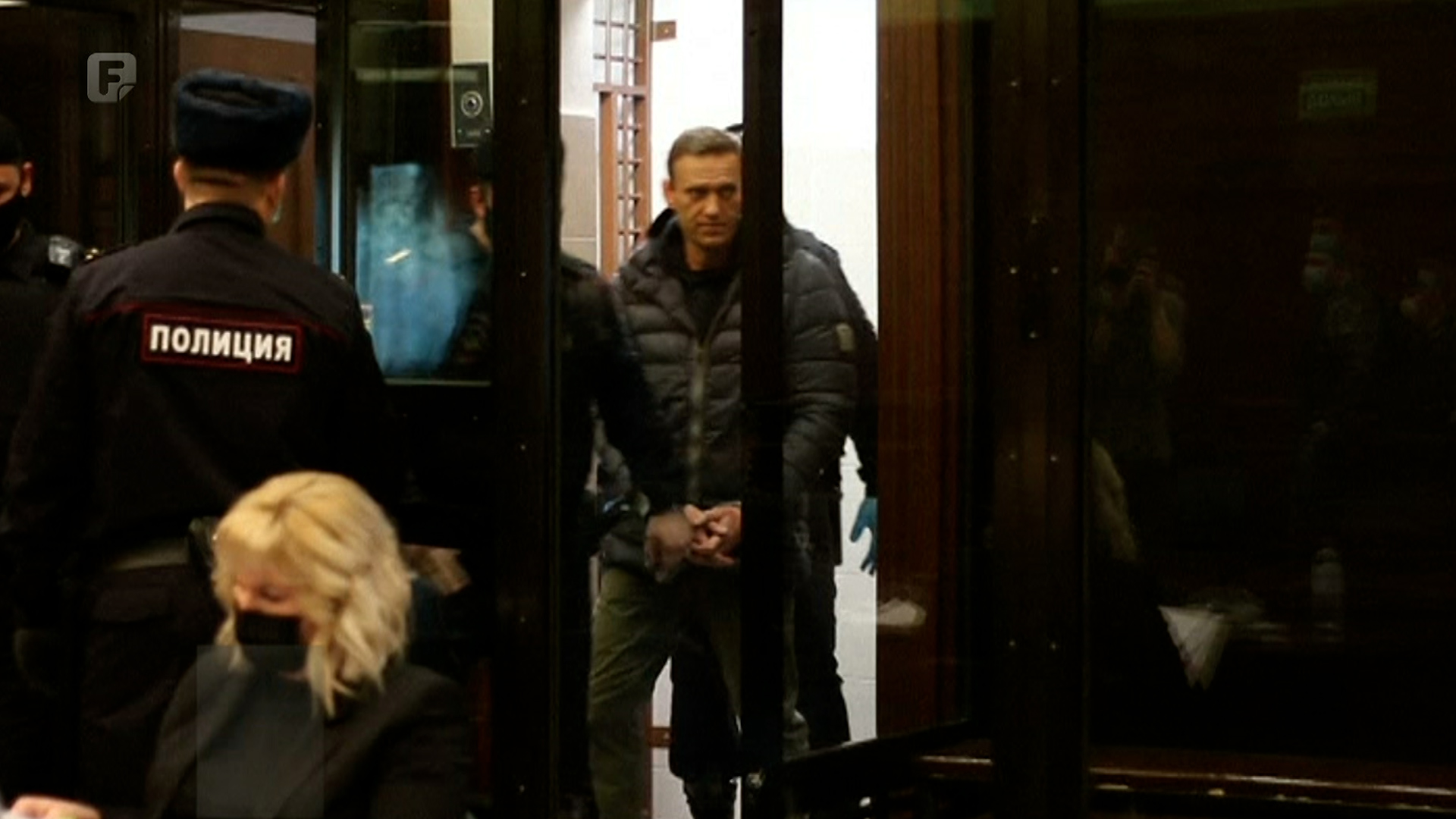 Navalni osuđen na tri po godine zatvora